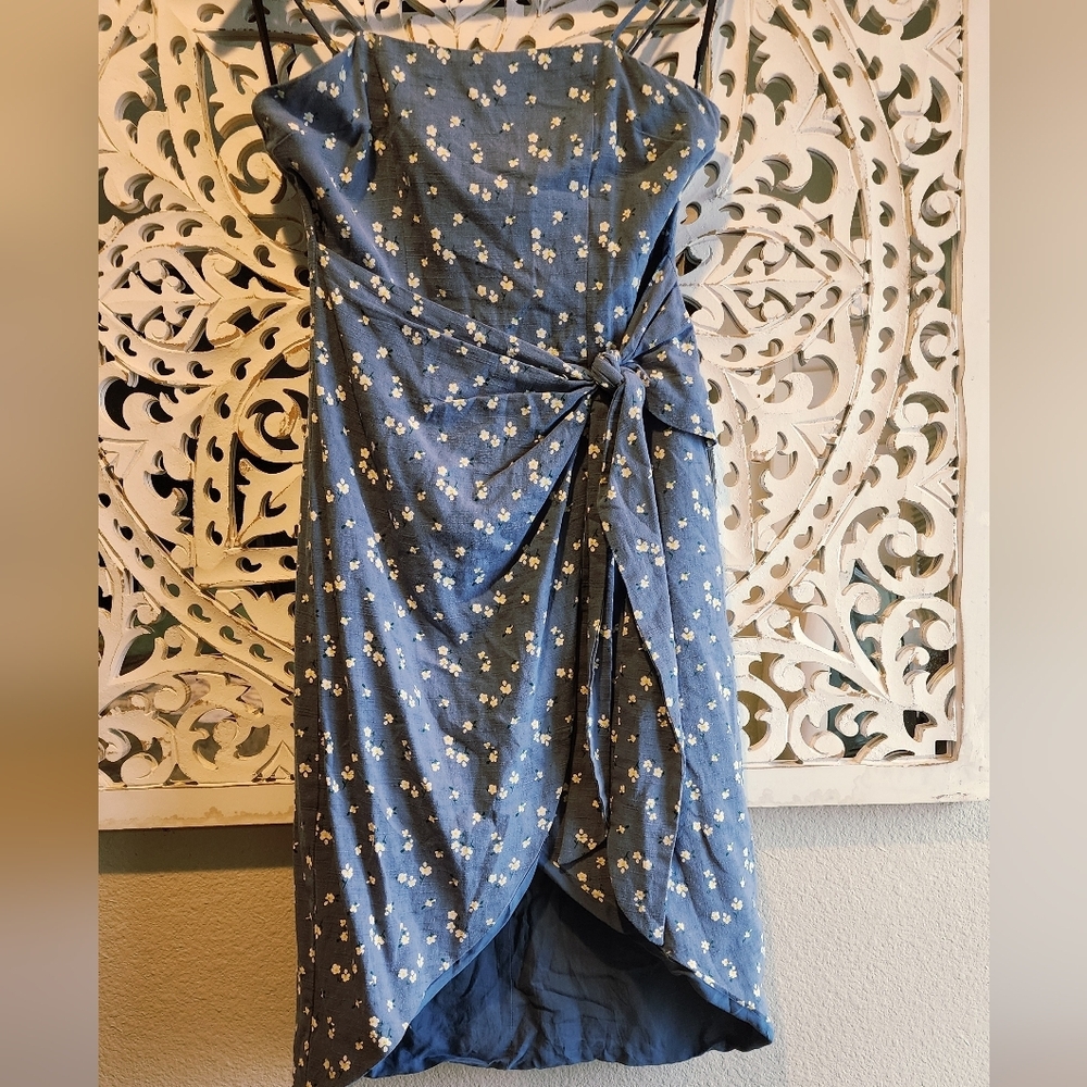 MAJORELLE ANNA BLUE DOSTY FAUX WRAP MINI DRESS FLORAL WOMENS. SIZE SMALL - Picture 6 of 14